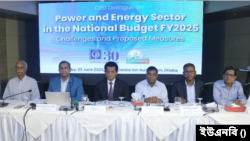 ঢাকার ব্র্যাক সেন্টারে, “শীর্ষক উপস্থাপনায় সিপিডির গবেষণা পরিচালক ড. খন্দকার গোলাম মোয়াজ্জেম। ২৩ জুন, ২০২৪।