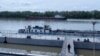 Sebuah kapal kargo mengangkut biji-bijian di Izmail, 700 kilometer barat daya Kiev, Ukraina, Rabu, 26 April 2023. (AP/Andrew Kravchenko)