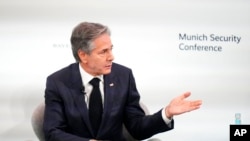 Secretário de Estado dos Estados Unidos, António Blinken, participa na Conferência de Segurança de Munique em Munique, 18 de Fevereiro de 2023.
