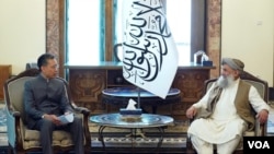 China’s new ambassador to Afghanistan, Zhao Xing, presents his credentials to Taliban Prime Minister Mohammad Hassan Akhund in Kabul, Sep 13, 2023 (courtesy Taliban info ministry)