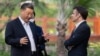 Chủ tịch Trung Quốc Tập Cận Bình (trái) và Tổng thống Pháp Emmanuel Macron trong cuộc gặp tại Quảng Châu, Trung Quốc, vào ngày 7/4/2023. Ông Tập sẽ thăm Pháp, Serbia và Hungary từ ngày 5/5 - 10/5/2024.