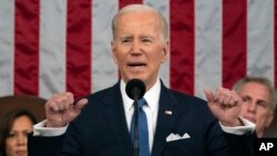 រូបឯកសារ៖ លោក​ប្រធានាធិបតី Joe Biden ថ្លែង​សុន្ទរកថា​ស្ថានភាព​សហព័ន្ធ (State of the Union) ទៅ​កាន់​សម័យ​ប្រជុំ​រួម​នៃ​សភា​នៅ​វិមាន​កាពីតូល​សហរដ្ឋ​អាមេរិក កាល​ពី​ថ្ងៃ​ទី៧ ខែ​កុម្ភៈ ឆ្នាំ​២០២៣ ក្នុង​រដ្ឋធានី​វ៉ាស៊ីនតោន។