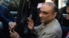 Mantan presiden Pakistan Asif Ali Zardari tiba di pengadilan untuk menghadiri sidang kasus pencucian uang di Karachi pada 23 Januari 2019. (Foto: AFP)
