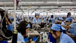 ယခင်မှတ်တမ်းရုပ်ပုံ | ရန်ကုန်တိုင်း လှိုင်သာယာမြို့နယ်ရှိ အထည်ချုပ်စက်ရုံလုပ်ငန်းခွင်တခု (စက်တင်ဘာ ၂၉၊ ၂၀၁၅)
