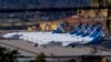 Sejumlah pesawat milik Alaska Airlines terparkir di pinggiran bandara di San Diego, California, pada 18 Januari 2024 di saat penyelidikan terhadap pesawat Boeing 737 Max berlangsung. (Foto: Reuters/Mike Blake)