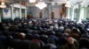 Sejumnlah jemaah melaksanakan Salat Jumat di Masjid Suleymaniya di London, Inggris, pada 10 Februari 2023. (Foto: Reuters/Henry Nicholls)