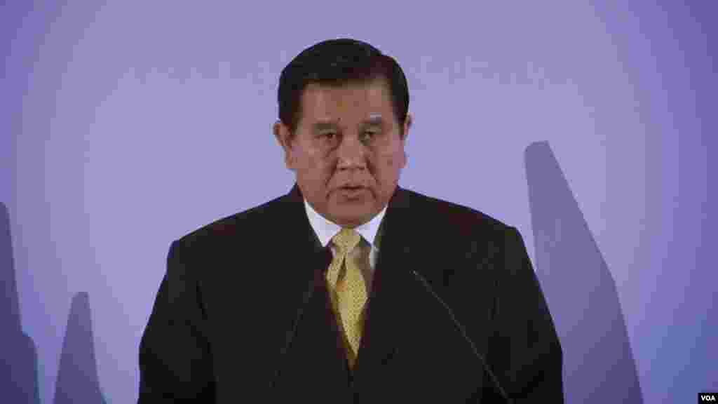 General Tanasak Patimapragorn, deputy prime minister and foreign minister, welcoming attendees at the "On the Path to Reform" seminar. (Zinlat Aung/VOA News)