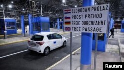 Kalimi i lirë në ish-pikën kufitare në Bregana të Kroacisë (1 janar 2023)