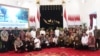 Presiden Jokowi berfoto bersama para Menteri dan pimpinan lembaga negara usai Sidang Kabinet Paripurna terakhir di Istana Kepresidenan, Jakarta, Kamis (3/10) (Courtesy: Setpres RI)