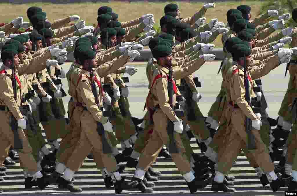 Pakistani soldiers march during the Pakistan Day parade in Islamabad, March 23, 2015.