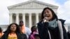 Una protesta frente a la Corte Suprema de Estados Unidos en Washington, el 8 de noviembre del 2019. (AP Photo/Susan Walsh)