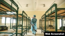 Một phòng cách ly của Trung đoàn 59 thuộc Sư đoàn bộ binh 301, đóng trên địa bàn huyện Chương Mỹ, Hà Nội. Photo Tuổi Trẻ Online.