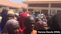Wasu 'yan gudun hijra a jihar Borno da ke arewa maso gabashin Najeriya wadanda rikicin Boko Haram ya raba da muhallansu