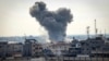 Khói bốc lên trong cuộc bắn phá của Israel vào Rafah, phía nam Dải Gaza, vào ngày 14/12/2023, trong bối cảnh các cuộc giao tranh đang diễn ra giữa Israel và nhóm chiến binh Palestine Hamas.