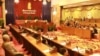 រូប​ឯកសារ៖ សមាជិកព្រឹទ្ធសភា​បោះឆ្នោតអនុម័តលើសេចក្តីព្រាងច្បាប់ស្តីពីសមាគមនិងអង្គការមិនមែនរដ្ឋាភិបាល កាលពីថ្ងៃទី២៤ ខែកក្កដា ឆ្នាំ២០១៥។ (រូបថតផ្តល់ដោយ ៖ ព្រឹទ្ធសភា) 