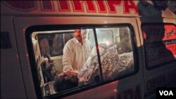 دشورو په ورځ داړي گړي بيلا بيلو پيښو کې ددوؤ پوليس عسکرو پشمول لږ ترلږه 8 کسان وژل شوي دي