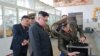 Shugaban Korea ta arewa, Kim Jong Un yayin wata ziyara da ya kai cibiyar da ake sarrafa sinadarai ta hanyar kimiyya