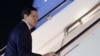 Государственный секретарь США Марко Рубио садится в самолет, отправляясь с Объединенной военной базы Эндрюс в Мэриленде, США, на Мюнхенскую конференцию по безопасности в Германии, 13 февраля 2025 года.