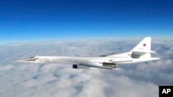 Avioni bombardues rus Tu-160