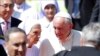 La prima segunda del Papa, la hermana Ana Rosa Sivori, misionera en Tailandia desde la década de 1960 le dio la bienvenida y será quien haga de traductora durante su viaje.