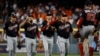 Los Nacionales de Washington celebran, al empatar la serie a tres juegos contra los Astros de Houston, el martes.