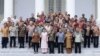 Presiden Joko Widodo dan para Menteri Kabinet Kerja I di Istana Negara, Jakarta. (Foto: dok).