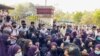ভারতে স্কুলে হিজাব নিষিদ্ধের প্রতিবাদে বিক্ষোভরত ছাত্রীরা। 