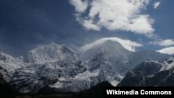 Núi Manaslu nằm trong dãy núi Himalaya