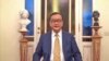 លោក សម រង្ស៊ី អតីតប្រធានគណបក្ស​សង្គ្រោះជាតិ ថ្លែង​ទៅកាន់អ្នកគាំទ្រគណបក្សតាមរយៈវីដេអូបង្ហោះតាមប្រព័ន្ធអ៊ីនធឺណិត ពីប្រទេសអ៊ីតាលី កាលពីថ្ងៃទី៣០ ខែតុលា ឆ្នាំ២០១៧។ (រូបដកស្រង់ពីវីដេអូ)